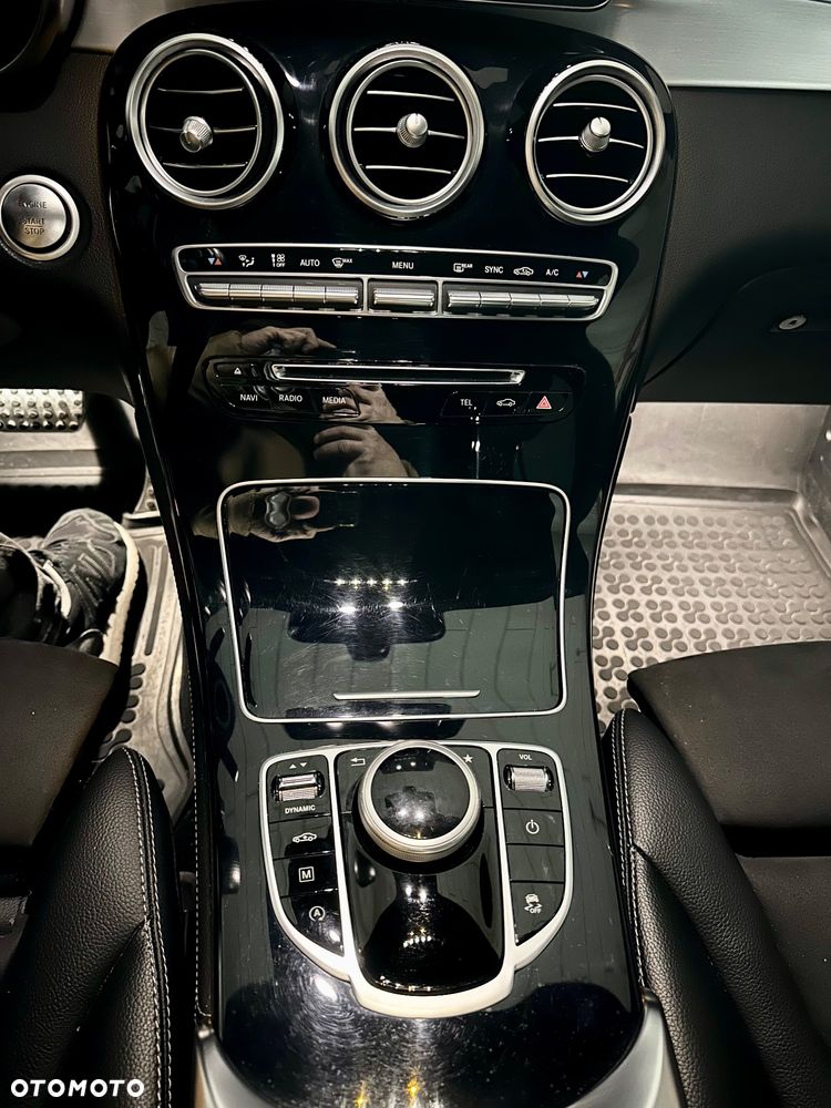 Mercedes-Benz GLC 250 4Matic 9G-TRONIC AMG Line - 9