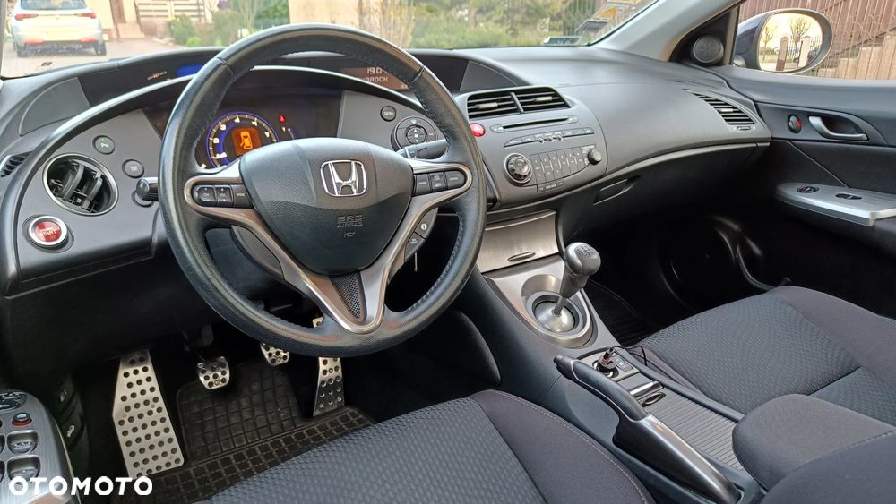 Honda Civic 1.8 Executive - 22