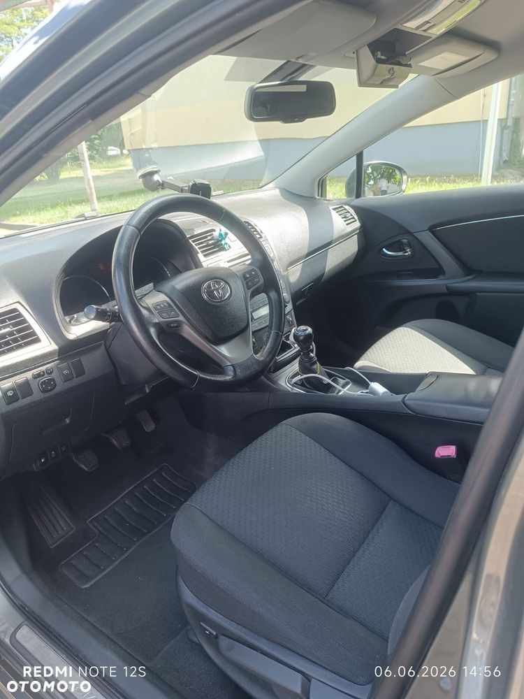 Toyota Avensis 1.8 Sol - 9