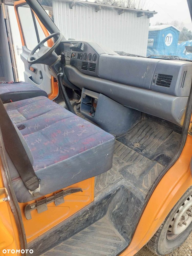 Mercedes-Benz Sprinter - 4