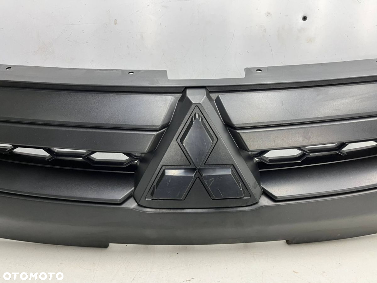 Atrapa Mitsubishi L200 5 V 19r.- grill przednia maskownica znaczek 7450B264 - 6