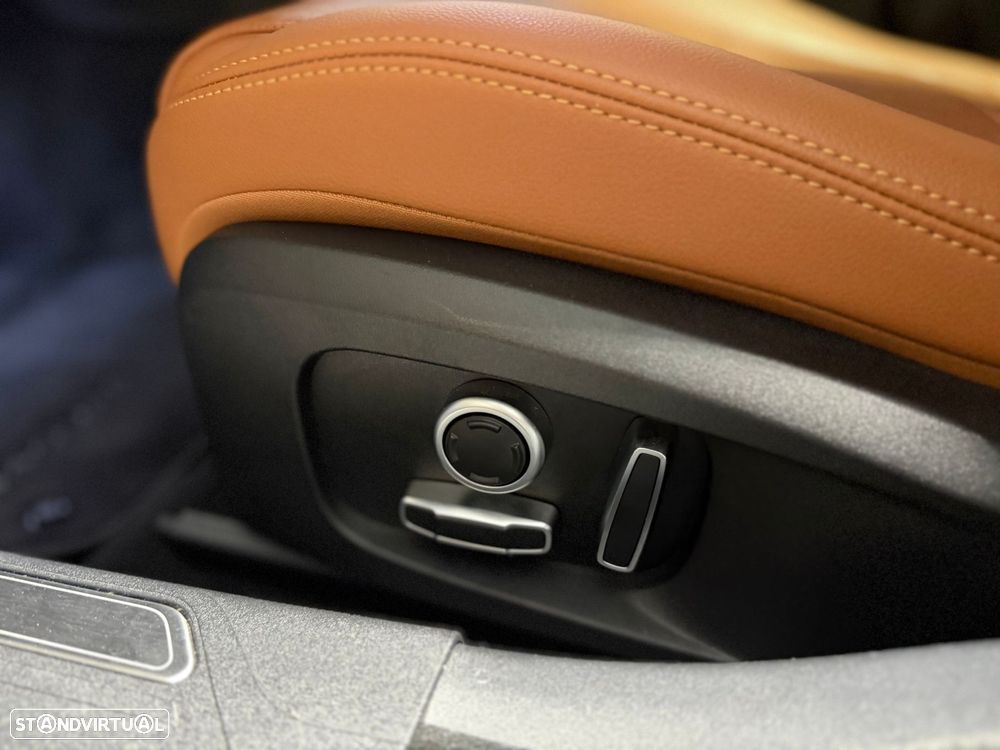 Jaguar XE 2.0 i4 R-Dynamic HSE - 24
