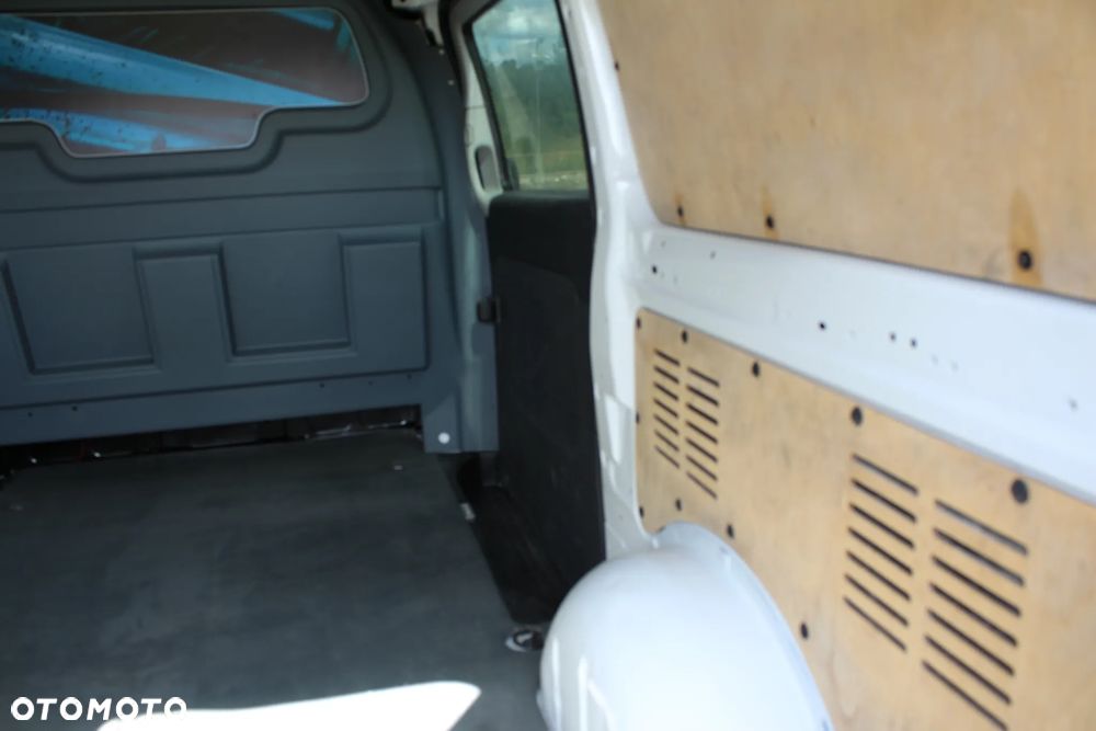 Mercedes-Benz Vito - 15