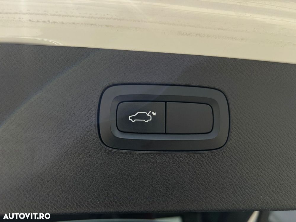 Volvo XC 90 - 38