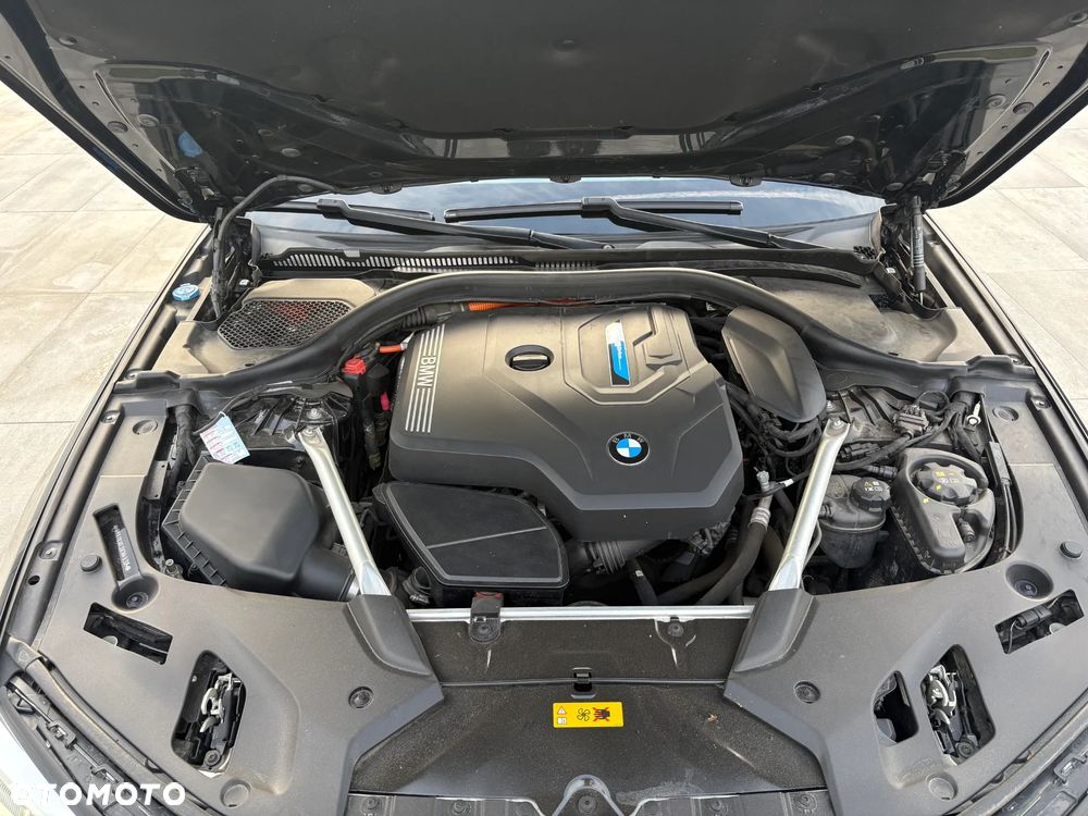 BMW Seria 5 530e xDrive - 25