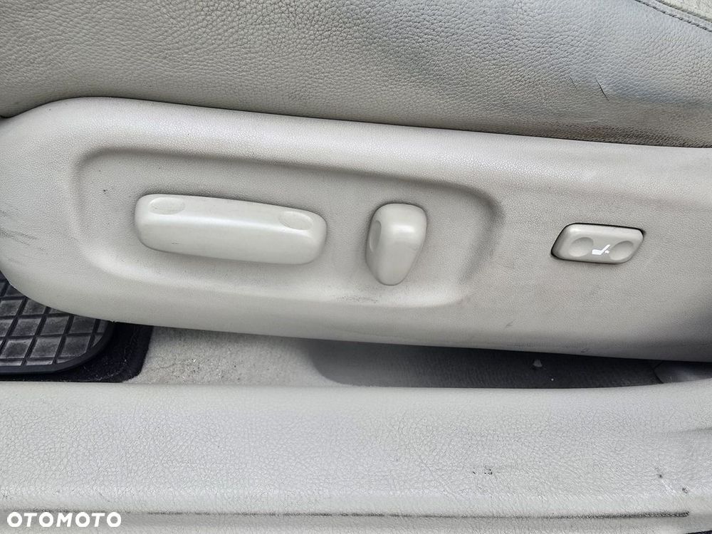 Toyota Avensis - 20