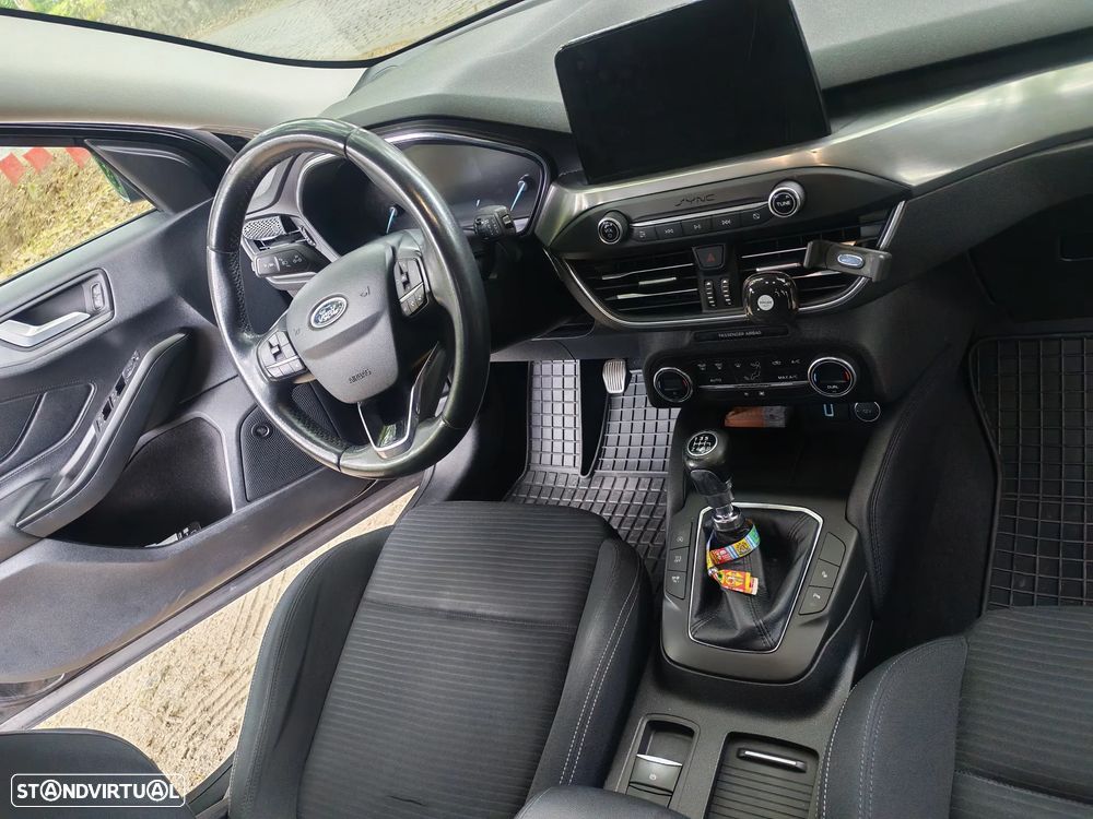 Ford Focus 1.0 EcoBoost Titanium - 16