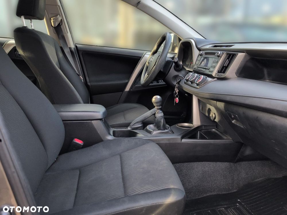 Toyota RAV4 2.0 D-4D Active 4x2 - 9