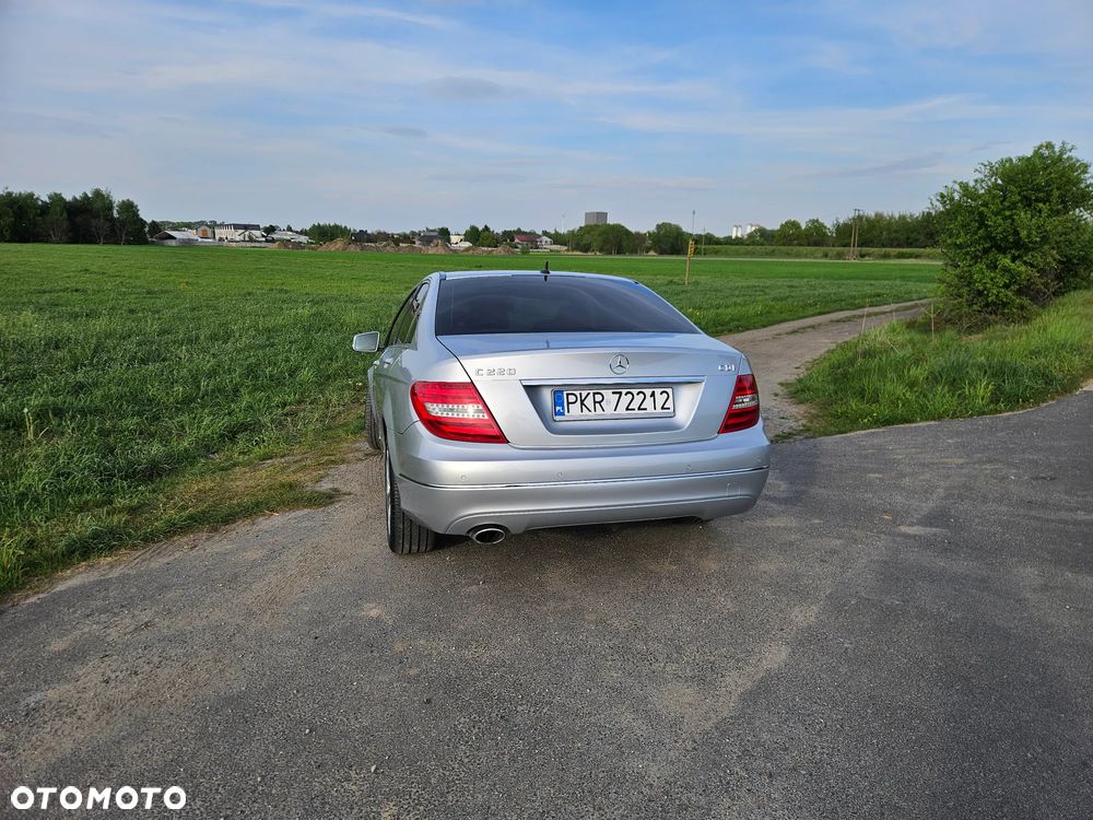 Mercedes-Benz Klasa C 220 CDI DPF (BlueEFFICIENCY) 7G-TRONIC Avantgarde - 3
