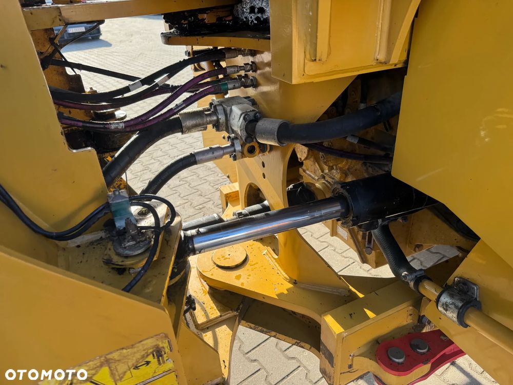 Caterpillar 950M - 12