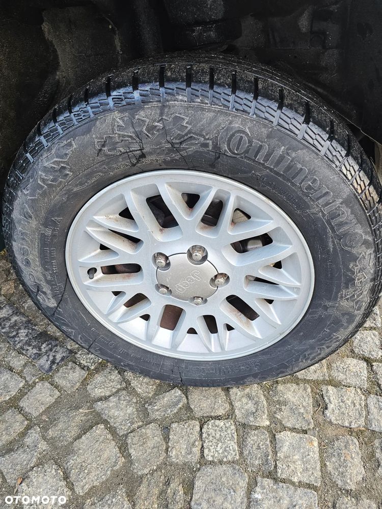 Jeep Grand Cherokee - 21