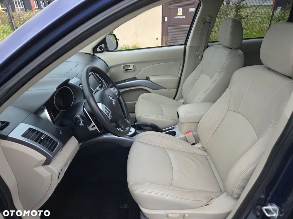Mitsubishi Outlander 2.4 4WD CVT Intense - 40