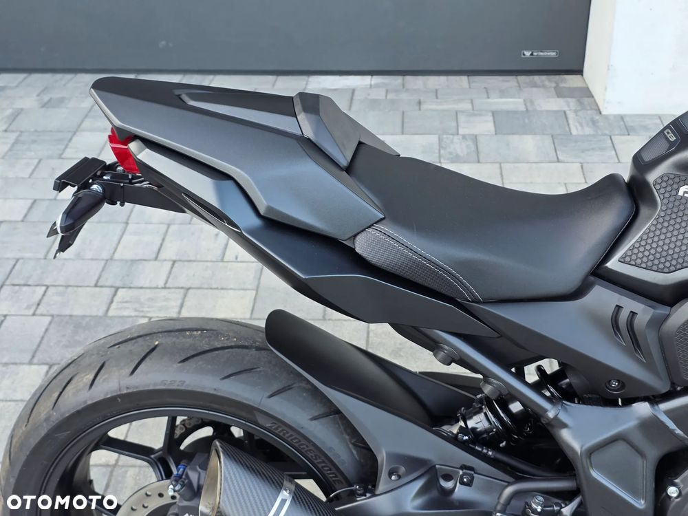 Honda CB - 11