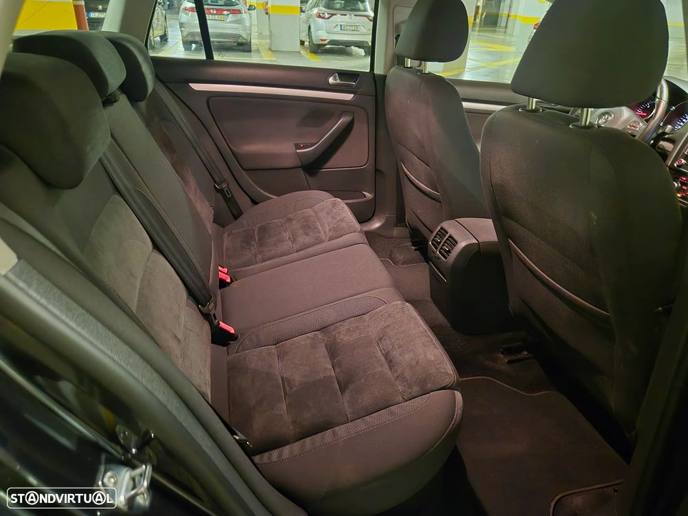 VW Golf Variant 1.6 TDi Highline - 25