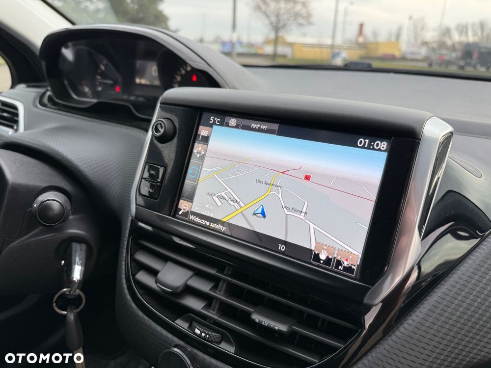 Peugeot 2008 PureTech 82 Style - 17