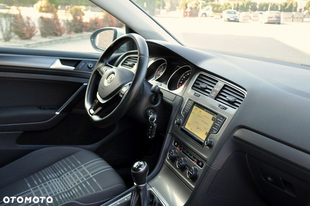 Volkswagen Golf - 18