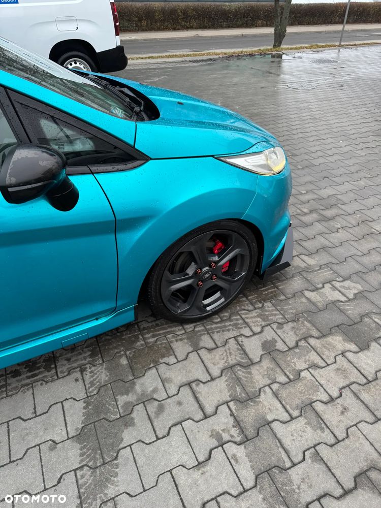Ford Fiesta 1.6 EcoBoost ST - 13