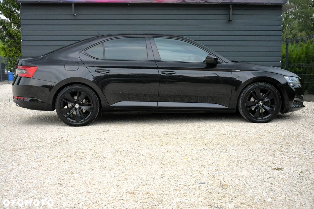 Skoda Superb 2.0 TDI SCR Sportline DSG - 8