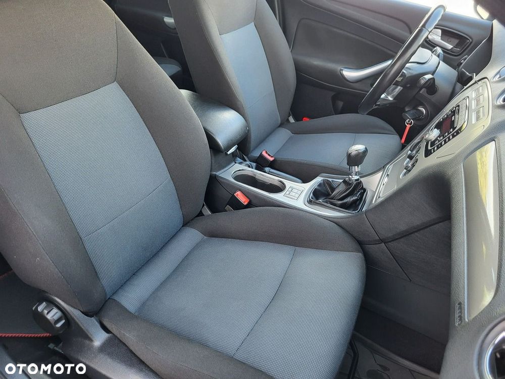 Ford Mondeo - 17