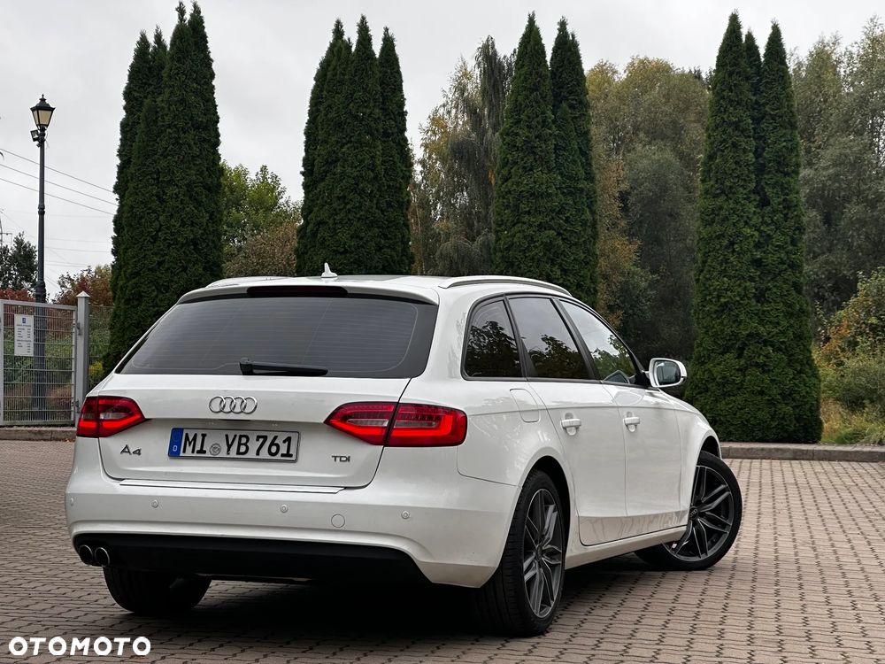 Audi A4 Avant 2014 photo 2