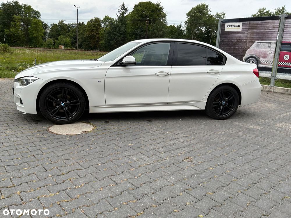 BMW Seria 3 320i M Sport - 11