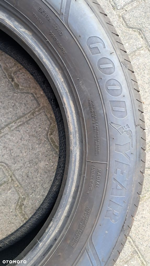205/60R16 96V Goodyear Efficient Grip Performance 2 - 4