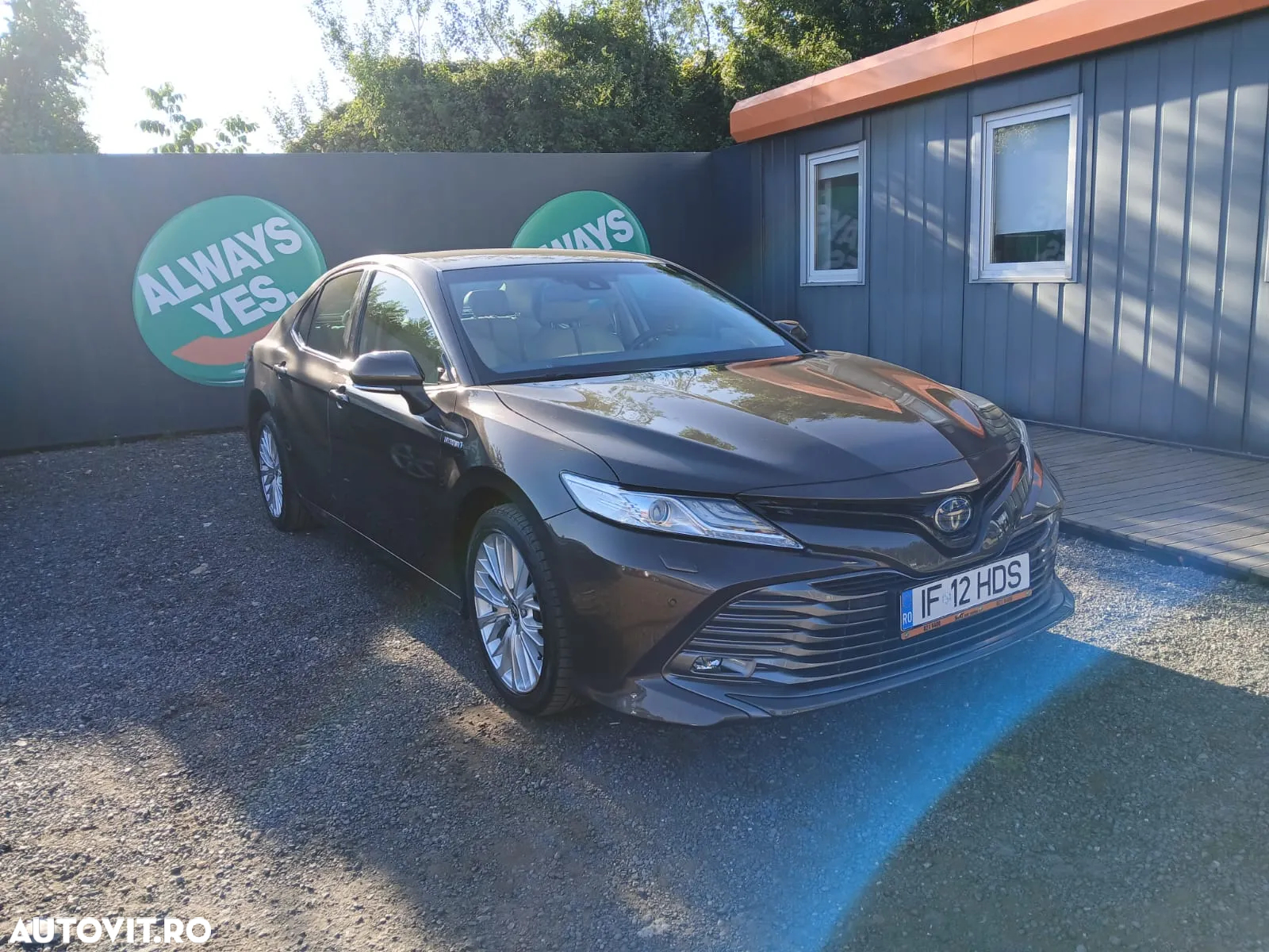 Toyota Camry 2.5 Hybrid Dynamic - 2
