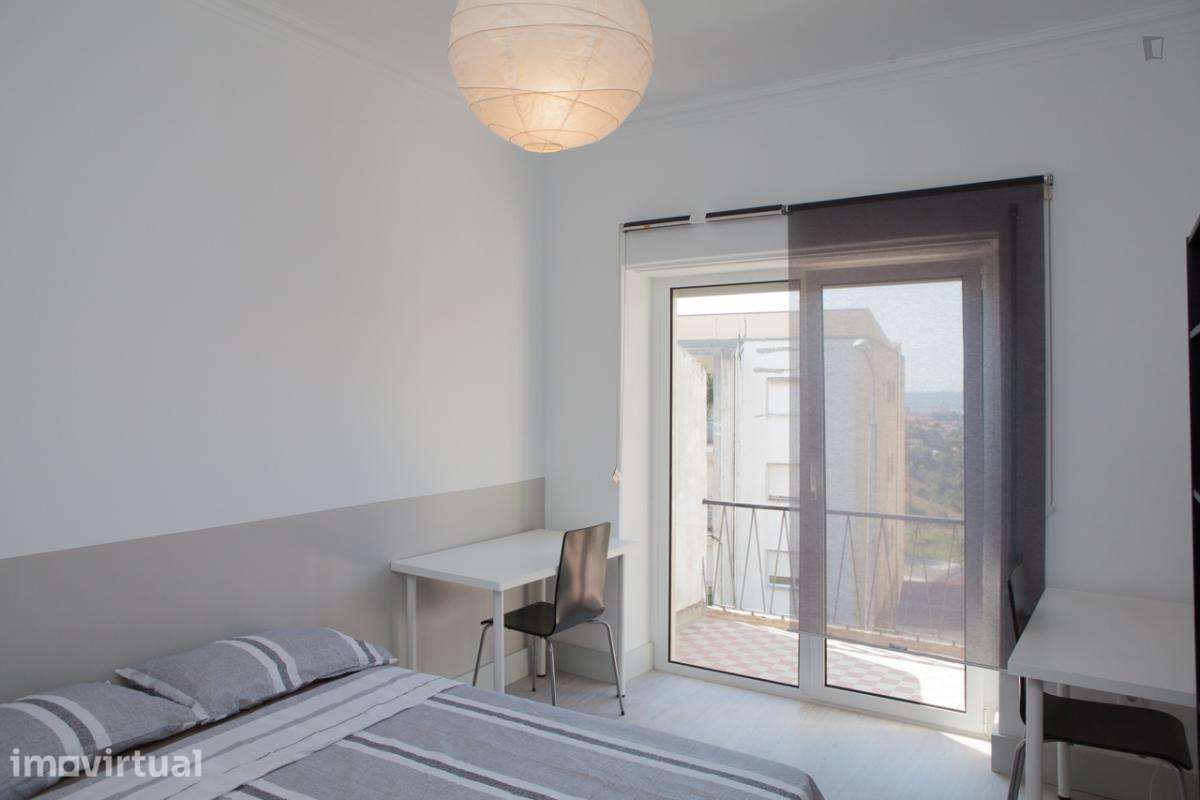 Quarto - localizado em Montes Claros Coimbra - Grande imagem: 2/32