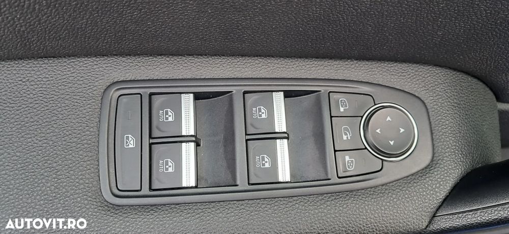 Renault Captur E-TECH Full 145 Techno - 17