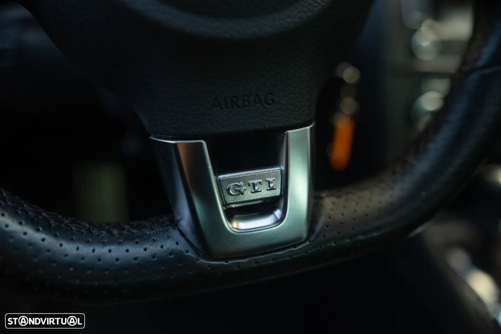 VW Golf 2.0 TSi GTI DSG - 16