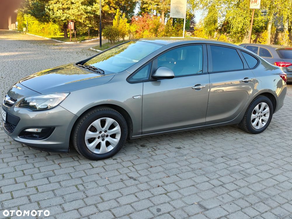 Opel Astra 1.6 Cosmo - 27