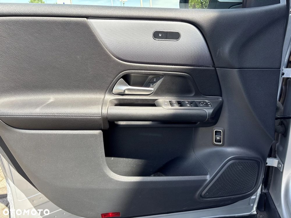 Mercedes-Benz GLB 200 7G-DCT - 12