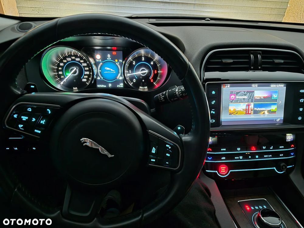 Jaguar F-Pace 20d AWD Pure - 5