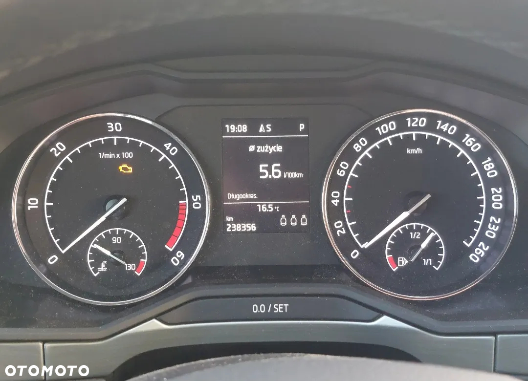 Skoda Superb 2.0 TDI Active DSG - 8