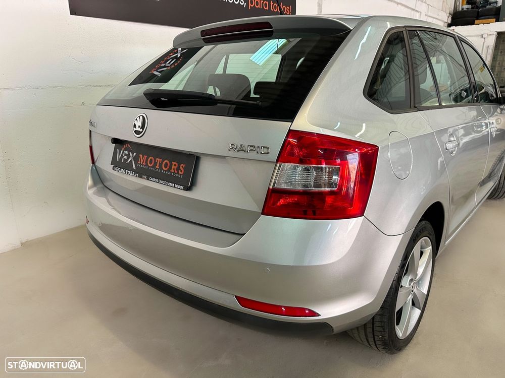Skoda Rapid Spaceback 1.6 TDi Elegance - 14