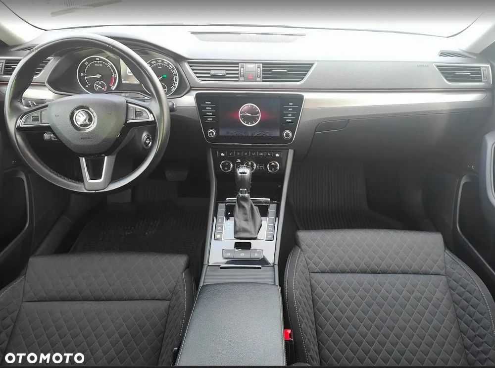 Skoda Superb 2.0 TDI 4x4 Ambition DSG - 9