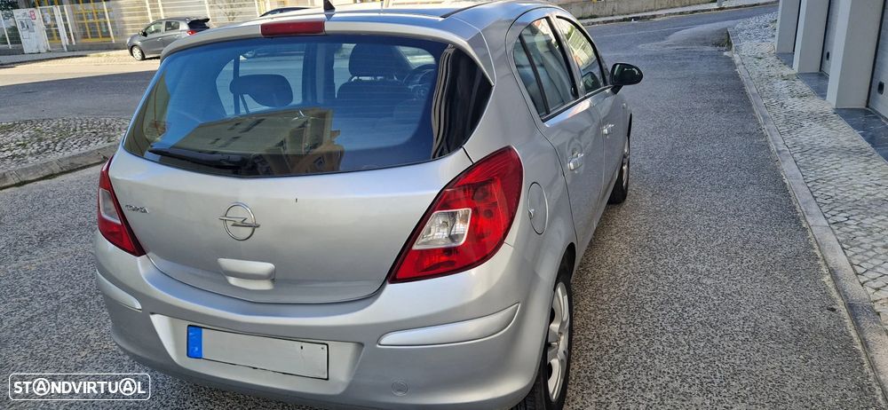 Opel Corsa 1.2 Cosmo - 4