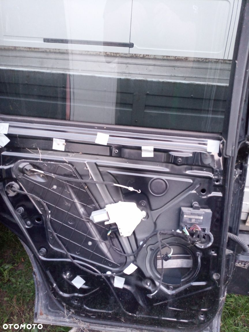 Drzwi lewy tył audi Q7 4L czarna komplet z szybą listwy - 5