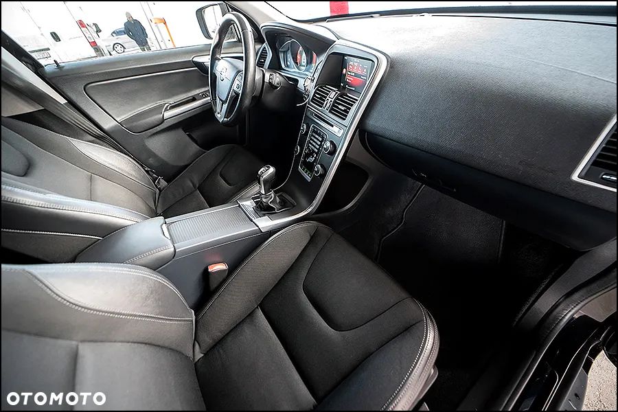 Volvo XC 60 D4 Kinetic - 14