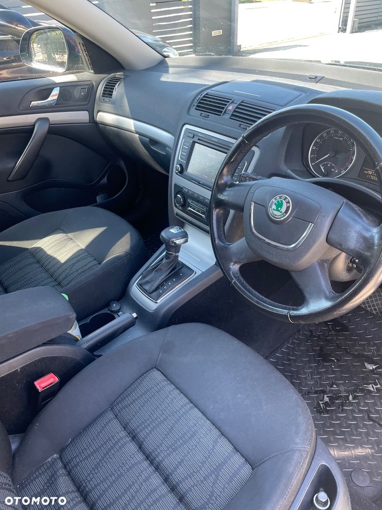 Skoda Octavia 1.9 TDI Ambiente DSG - 8