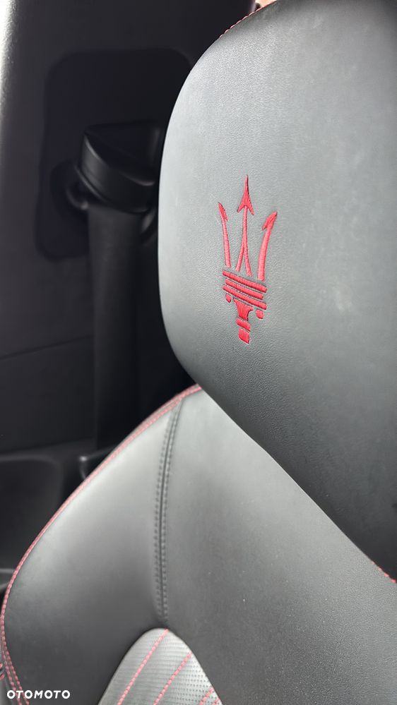 Maserati Levante Q4 Executive - 21