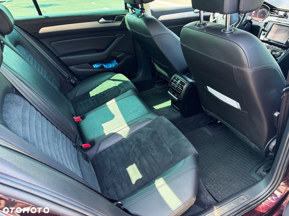 Volkswagen Passat 1.8 TSI BMT Highline - 23