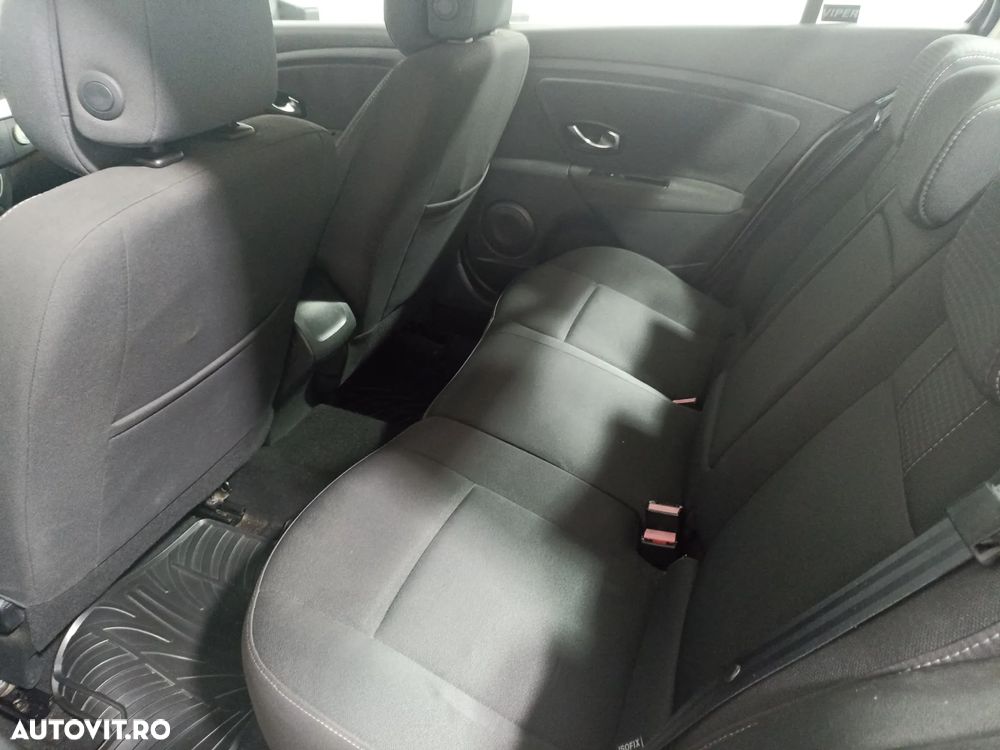 Renault Fluence 1.6 16V Expression - 11