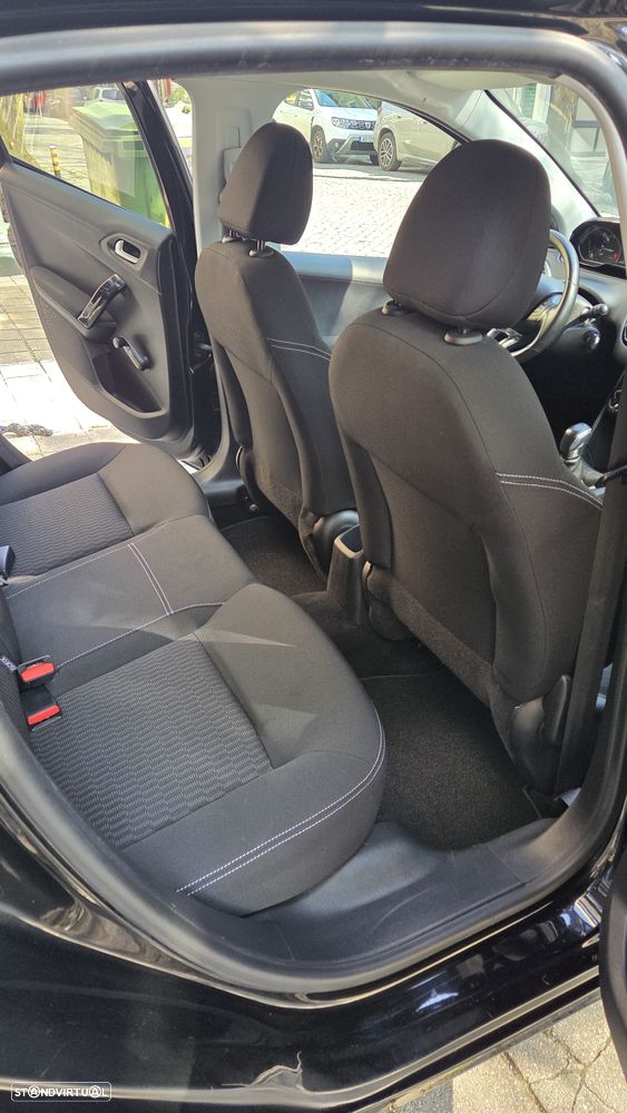 Peugeot 208 1.2 PureTech Style - 16