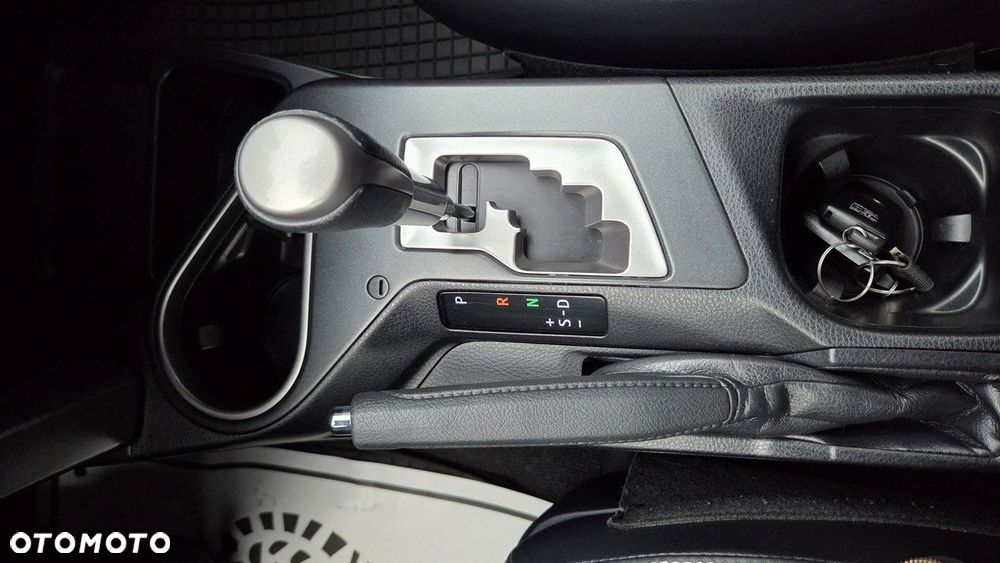 Toyota RAV4 Hybrid Style 4x2 - 27