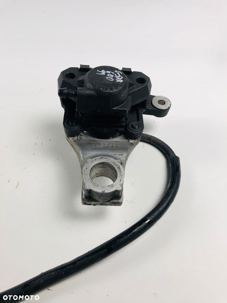 Suzuki GSXR 600 K1-K3 zacisk hamulcowy zaciski hamulcowe - 2