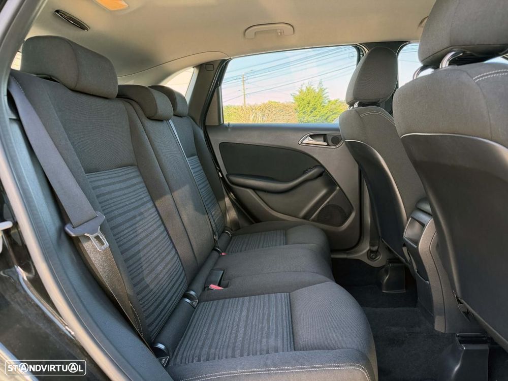 Mercedes-Benz B 180 d Style - 24