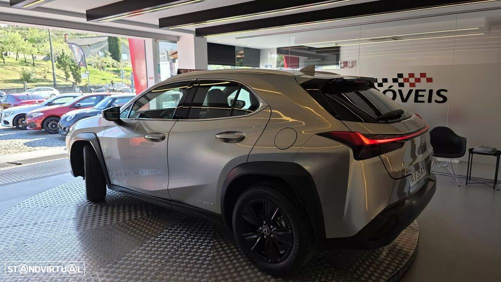 Lexus UX 250h Executive - 22