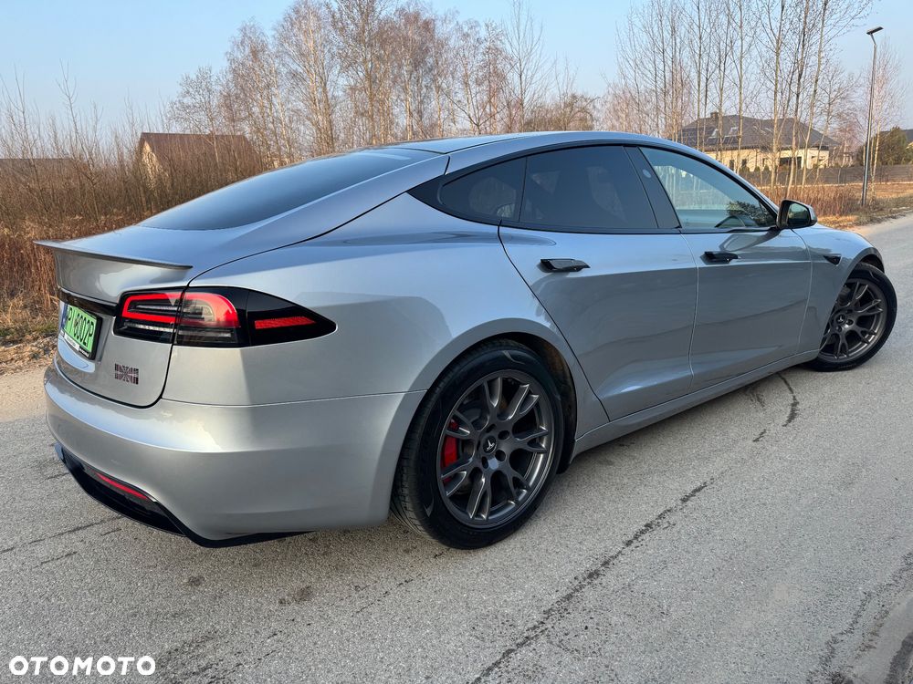 Tesla Model S - 15