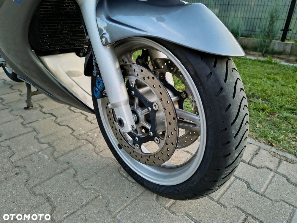Yamaha FJR - 14